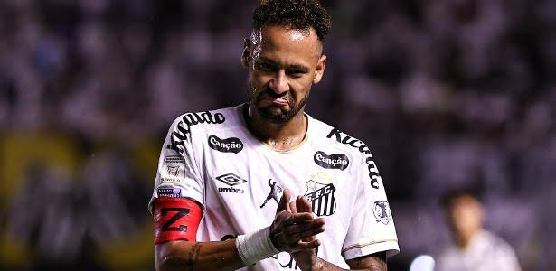 Santos tem Neymar expulso pela Lei Vini Jr, mas busca empate 'heroico' com Bahia debaixo de temporal na Vila &mdash; Torcedor na Tela