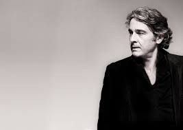 Sorry ladies, alexandre borges seems to be off the market. Teatro Do Ccbb Retoma As Atividades Com Poema Bar A Music And Poetry Recital With Alexandre Borges Joao Vasco Mariana De Moraes And Sofia Vitoria Website Obras De Arte