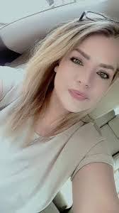 Heather Kohls's Instagram, Twitter & Facebook