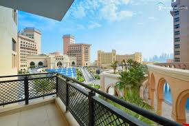 Luxury Life Style In The Pearl Qatar Book Your Apartments Call Now 4021 0800 Www Propertyhunter Qa Luxury Real Estate Real Estate Companies Real Estate