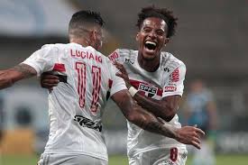 Ainda que só tenha perdido uma vez nos últimos 20 jogos, vem de tropeços difíceis de serem engolidos pelo. Imx15znv Wuy M