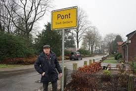 Fehlalarme im haus golten häufen sich der stellvertretende kreisbrandmeister reinhard gilles ermahnt seine kameraden eindringlich, alle alarme aus dem haus golten (im hintergrund) ernst. Pont Stadt Geldern