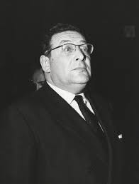 Leon Lemon's Instagram, Twitter & Facebook