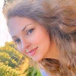 Amber Phares's Instagram, Twitter & Facebook