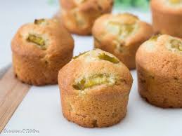 Muffins A La Rhubarbe La Cuisine D Adeline Recette En 2020 Recette Recette Muffin Muffins