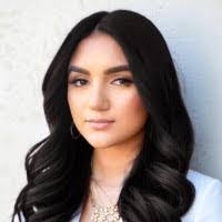 Marianna Phillips's Instagram, Twitter & Facebook