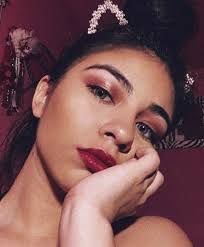 Mia Lynn (@lil_o_mia)