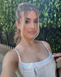 Ema Navarro's Instagram, Twitter & Facebook