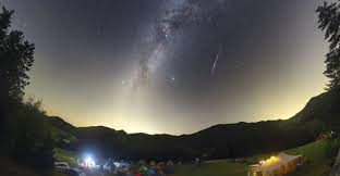 Okres ten jest popularnie nazywany nocami spadających gwiazd. Perseidy 2021 Kdy A Kde Pozorovat Nejjasnejsi Meteoricky Roj Reflex Cz