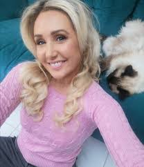 Hattie Houston's Instagram, Twitter & Facebook