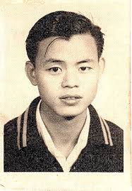 Hi any of you clever peeps able to restore this photo? I've tried co pilot  n chat gpt and they end up looking nothing like the real people. T.I.A. x