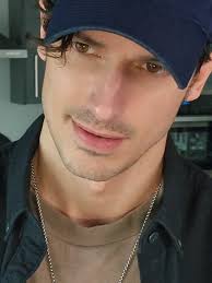 Understanding Relationships: Who Really Knows You?