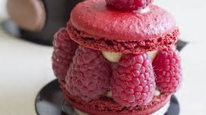 Macarons Gourmands A La Framboise Et Au Chocolat Blanc Recette Framboise Macaron Chocolat Blanc