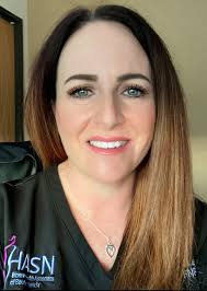 Laura Deleon's Instagram, Twitter & Facebook