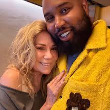 Unforgettable moment! Duet-ing with @kathielgifford is always special.  Performing “I Knew It Would Be You” for the @reaganmovie soundtrack  celebration, what a night. Kathie wrote an amazing song.