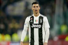 The list includes people like mohamed salah, marcus rashford, mesut ozil, mario balotelli, manuel neuer and many more. The 50 Greatest Footballers Of All Time Sports Illustrated