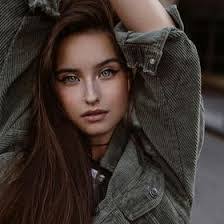 Myra Bass's Instagram, Twitter & Facebook