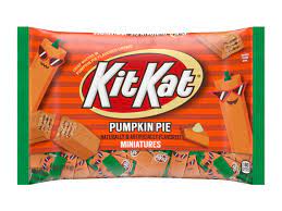 We Tried Kit Kat S Seasonal Pumpkin Pie Flavor Here S What We Thought Kit Kat Flavors Kit Kat Pumpkin Pie