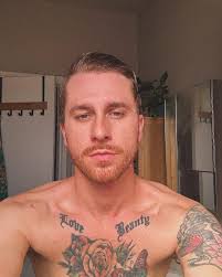 Maxwell Burns (@maxburnsrealwell) • Instagram photos and videos