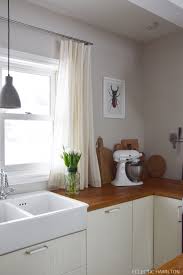 Wie Ihr In 10 Minuten Aus Einer Tischdecke Einen Vorhang Zaubert Mrs Greenery Vorhange Kuche Vorhange Kuche Nahen Kuche Neu Gestalten