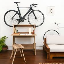 Übertragen aufs rad könnte man sagen. Innovative Mobel Mit Zweiter Funktion Als Fahrradstander Trendomat Com