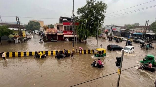 Delhi-Gurugram weather LIVE: IMD issues red alert for heavy rain in next 2-3 hours