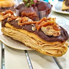 cikolata duragi on instagram bademli ekler cikolata diyari fenerbahce kadikoy istanbul calisma saatleri 11 00 00 30 0 216 358 80 7 food eat foodie