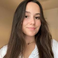 Marie Paris's Instagram, Twitter & Facebook