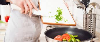 أدوات لا يجب استخدامها في طهي الطعام ويب طب