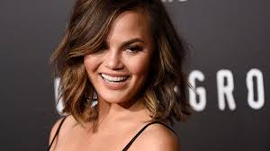 United bans girls from domestic flight for wearing leggings, sparking  celebrity-fueled social media uproar