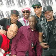 And turntable artist dj drew carter, a.k.a. Lhsewic7ug Dam