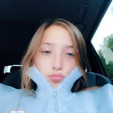 Avery Downing (@averyydowning)