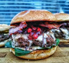 Rehburger Mit Camembert Und Preiselbeeren Altmark Bbq Lebensmittel Essen Burger Patties Rezept Preiselbeeren