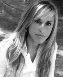 Ana Lanuza's Instagram, Twitter & Facebook