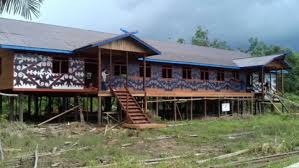 Arsitektur rumah adat suku dayak yang satu ini memang sangat unik apabila dibandingkan dengan rumah adat suku dayak lainnya di kalimantan barat. Mengenal Rumah Adat Betang Rumah Adat Kalimantan Tengah Rumah Com