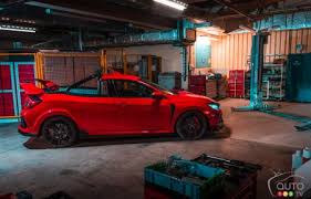 The 2019 honda civic type r is a fantastic driver's car, but there are some foibles that'd prevent us from using it every day. Honda Builds A Civic Type R Pickup Car News Auto123