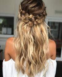 Une Coiffure Boheme Chic Qui Nous Inspire Le Printemps Lookdujour Ldj Hair Hairdo Loose Curls Hairstyles Braided Hairstyles For Wedding Loose Hairstyles