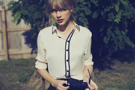Compared to their following albums, there are few lyrics. Red By Taylor Swift An Album I Ve Grown To Truly Understand With Age Beat