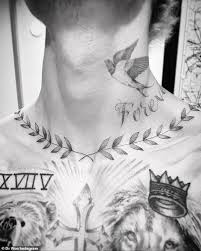 Justin Bieber Gets A Rose Tattooed On His Neck By Artist Dr Woo Collar Tattoo Justin Bieber Tattoos Tattoos For Guys
