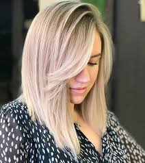 Dai long bob al caschetto asimmetrico, allo shag, ecco i tagli capelli medi 2022 primavera estate di tendenza in 120 immagini e idee. Tagli Capelli Scalati 2021 Il Taglio Che Non Passa Mai Di Moda Archzine It