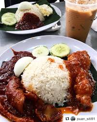 Tp kat sini aku nk share 1 tip dari sister in law aku si nedda, dia ckp kalo nk sambal tumis kite sedap & pekat, kena letak byk skit air & biar dia mendidih lame ats api. Bayangkan Dapat Berbuka Dengan Nasi Nasi Lemak Saleha Facebook