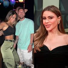 🚨 SOFIA VERGARA PARTYING WITH LIONEL MESSI IN MIAMI 💔 😱 Sofía Vergara,  the Modern Family actress, was photographed with Lionel Messi, Luis Suarez,  Jordi Alba, and Sergio Busquets in Miami Beach,