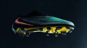 The Nike Phantom 6 Delivers the Most Precise Attack on the Pitch — NIKE,  Inc.