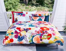 Each handcrafted arrangement is personal. Christian Fischbacher Flower Power Satin Bettwasche Living Dreams