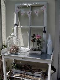 Im Garten Ist Doch Noch Platz Stineszuhause Bloglovin Alte Fenster Dekorieren Shabby Chic Garten Deko Garten Weihnachten
