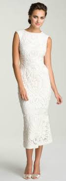 Stile vintage per questo abito da sposa in stile anni '50 con gonna ampia a corolla e collo doppiato in pizzo. Sonnellino Prestito Eccitazione Abiti Eleganti Over 50 Storta Inossidabile Confinare