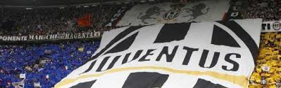 Sullo sfondo il tecnico in campo allo stadium con pirlo, agnelli e elkann nella partita del cuore: Juventus Campione D Italia Col Bis Di Conte Arriva Lo Scudetto Numero 29 Il Fatto Quotidiano