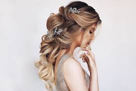 39 Totally Trendy Prom Hairstyles For 2021 To Look Gorgeous