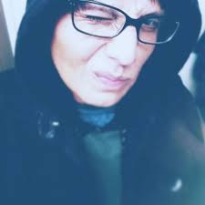 We stopped by Draztik Changez to choose a color for the OBS sound truck!  After that we took off to Skinny Man's shop to get a custom wing installed 