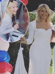 Speaking to hello!, holly said, i think she is going to as for holly herself, the this morning presenter revealed what she would wear if she got an invite to the royal wedding. Holly Willoughby Wedding Wedding Dresses